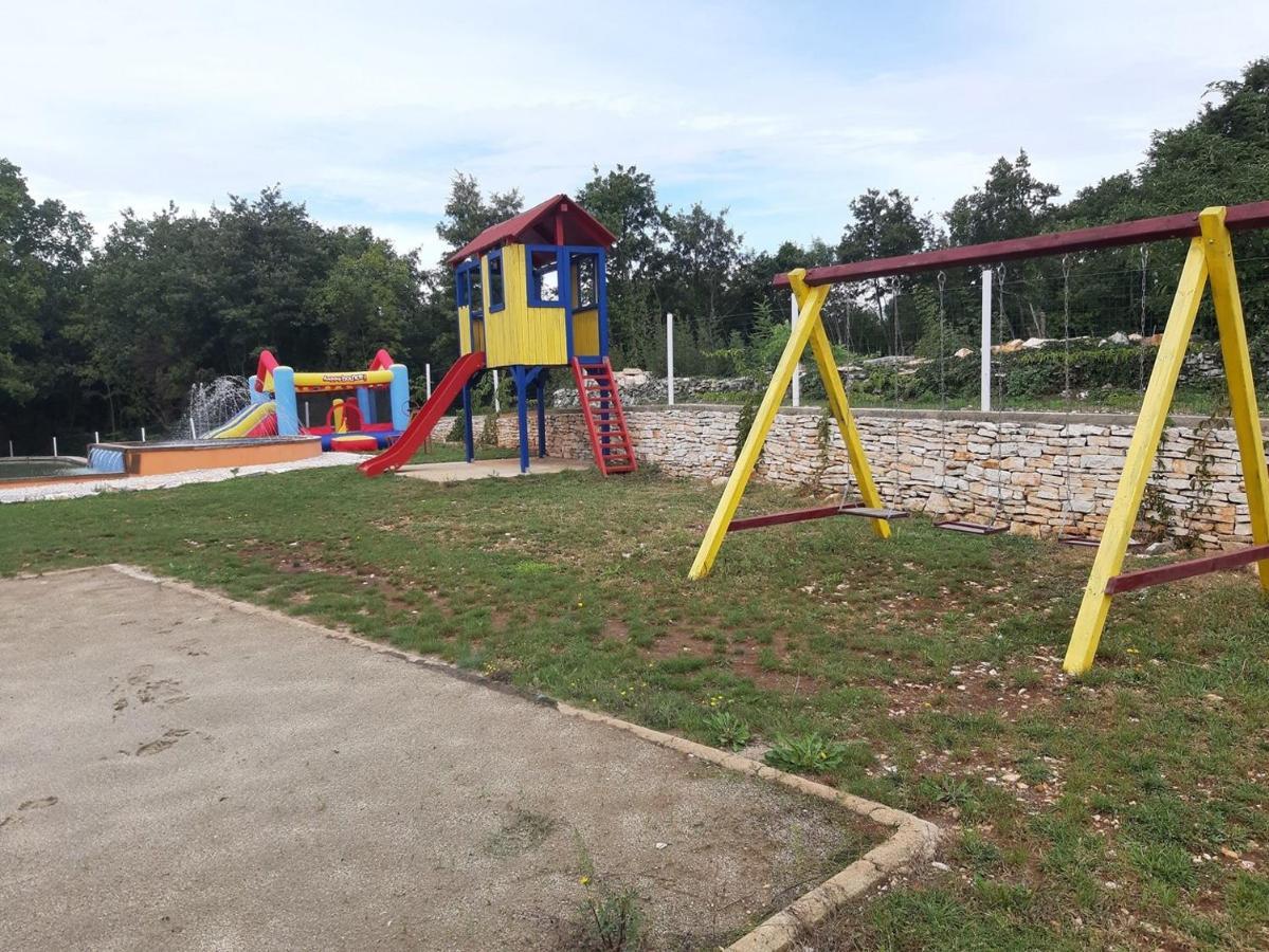 Holiday Park Village Jelovci Kringa Rum bild