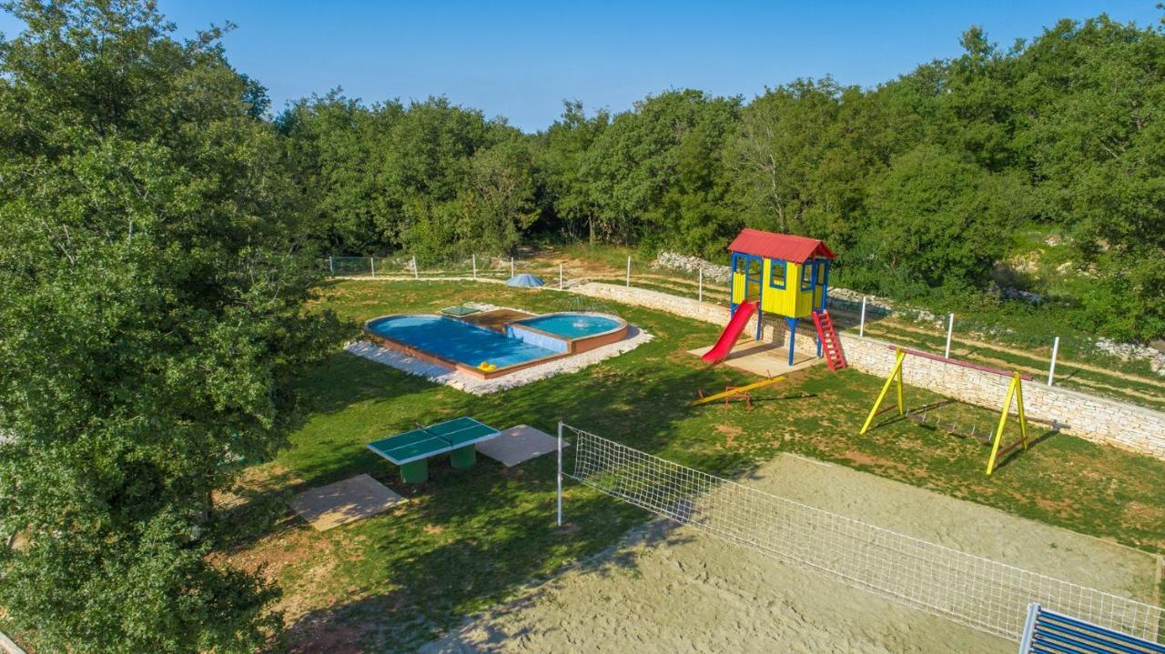 Holiday Park Village Jelovci Kringa Exteriör bild