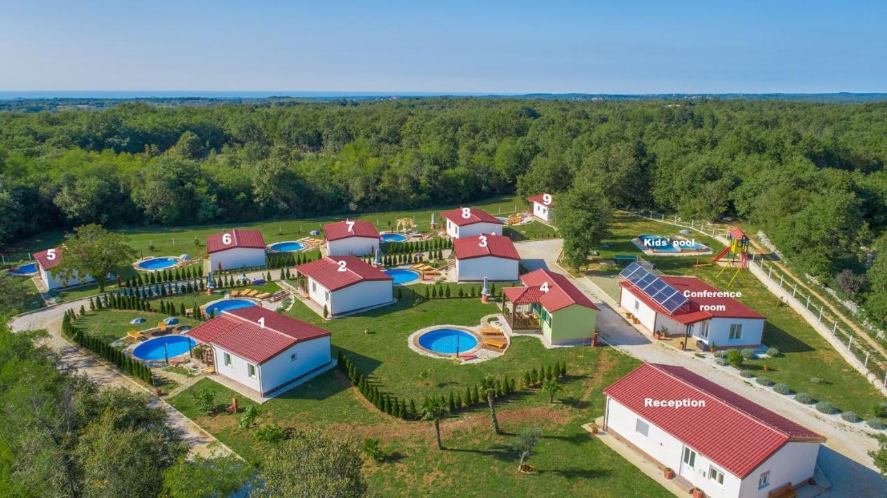 Holiday Park Village Jelovci Kringa Exteriör bild